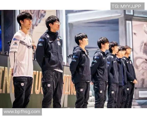 FPX在S15电竞总决赛国际邀请赛中的团队协作表现深度解析与点评 FPX在S15电竞总决赛国际邀请赛中的团队协作表现深度解析与点评